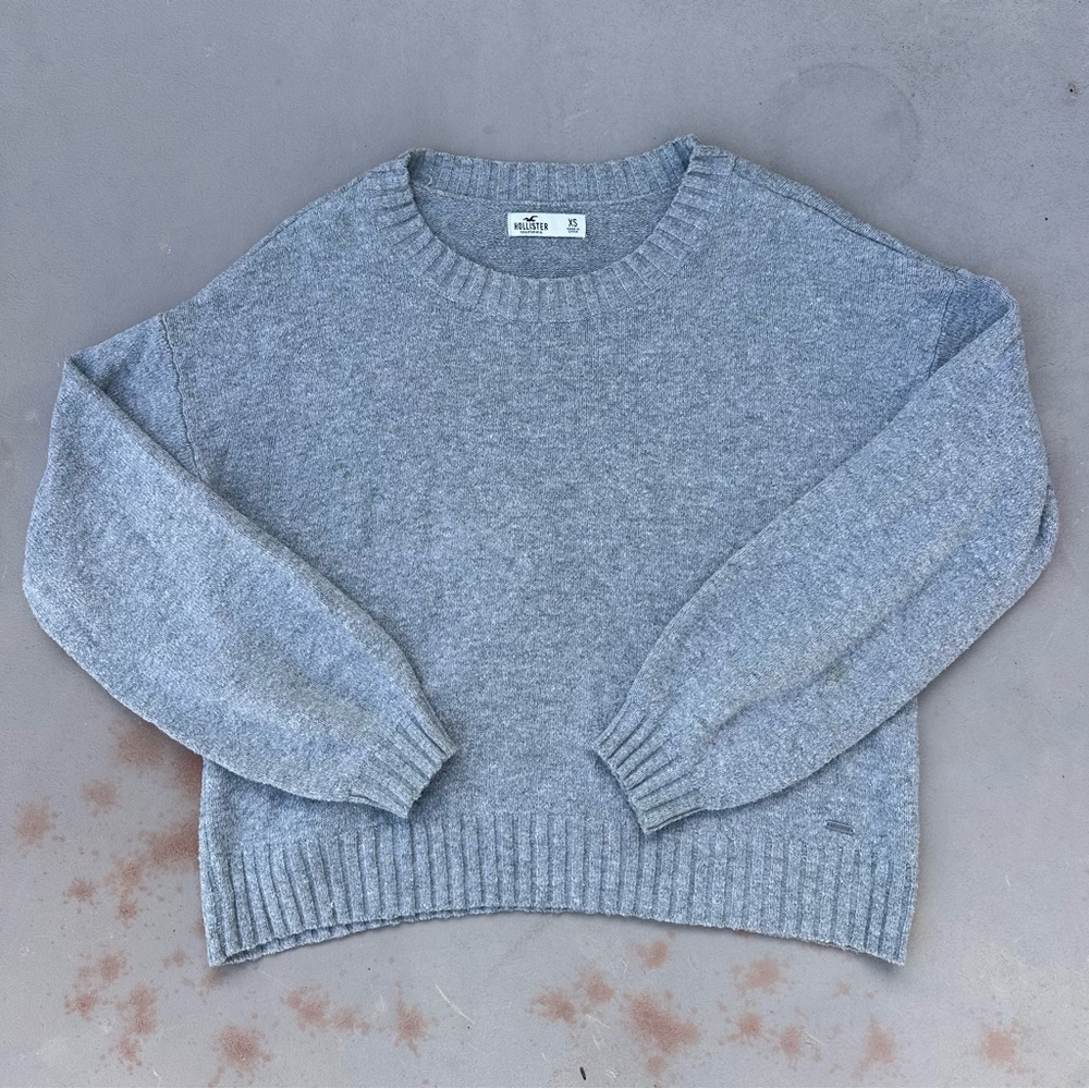 Hollister Heather Gray Crew Neck Sweater